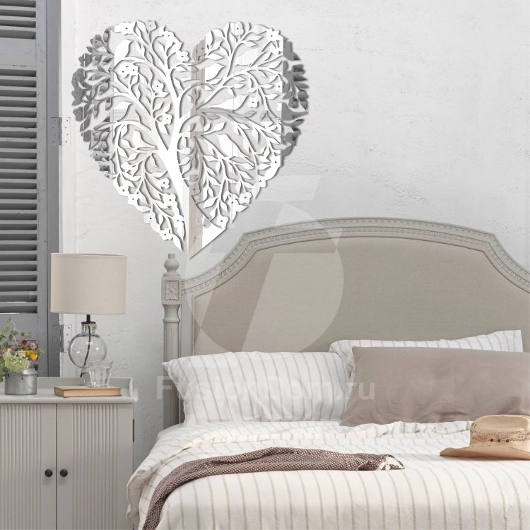 Акриловое зеркало Сердце из дерева